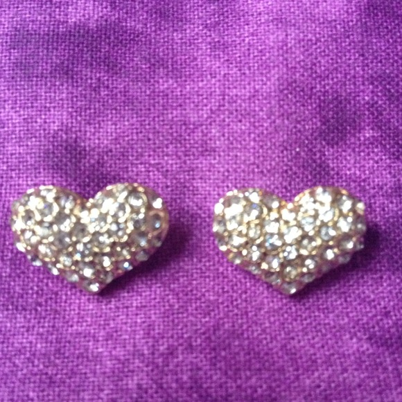 Pave heart studs
