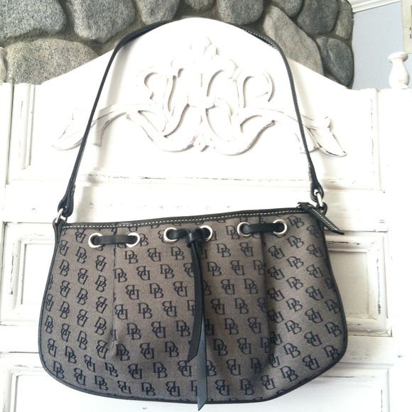 Dooney & Bourke Handbags - 🌺Authentic black & gray Classic Dooney Bourke