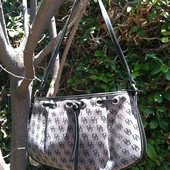 🌺Authentic black & gray Classic Dooney Bourke - Picture 2 of 4