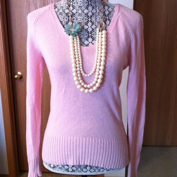 💢Sold💢Pink sweater