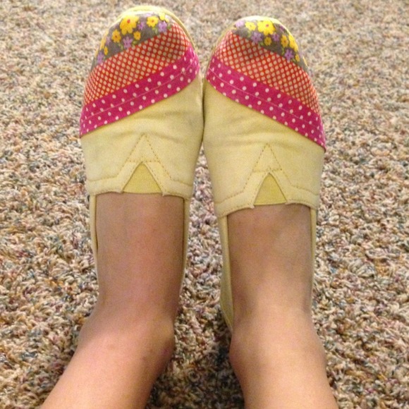 Yellow custom toms