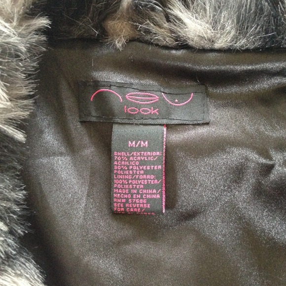 💢price lowered!!💢Fur vest 😍 - Picture 2 of 4