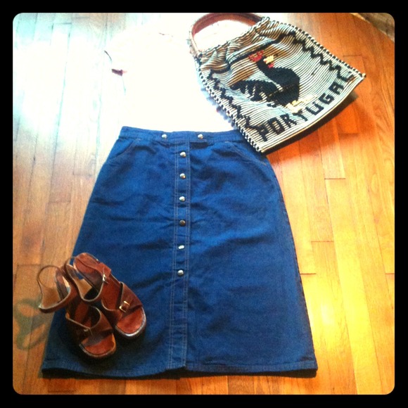 Vintage A-line jean skirt with brass look snaps