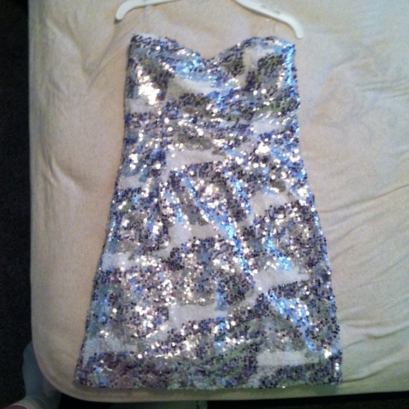 Sequined strapless dress