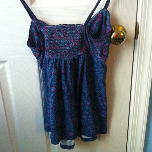 Patterned tank! - Picture 2 of 4