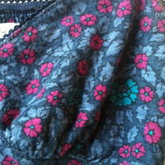 Patterned tank! - Picture 3 of 4