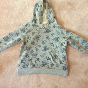 size medium forever 21 sweatshirt, fits like small