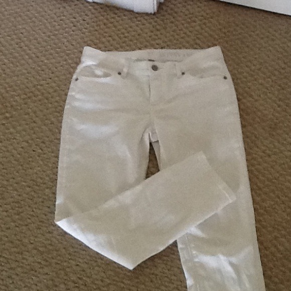 New York and Company White Skinny Ankle Jeans