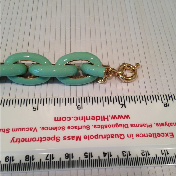 A 7 inches long MINT color bracelet - Picture 2 of 4