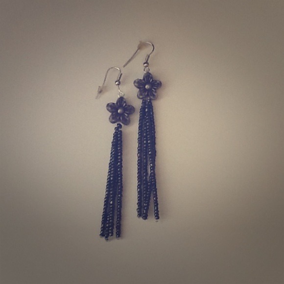 Earrings - Picture 1 of 2