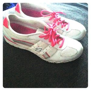***TRADED*** Skechers running shoes.