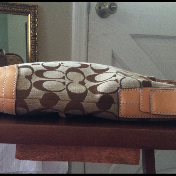 *SOLD 2 ladybug39* Coach Messenger/Crossbody Purse - Picture 5 of 5