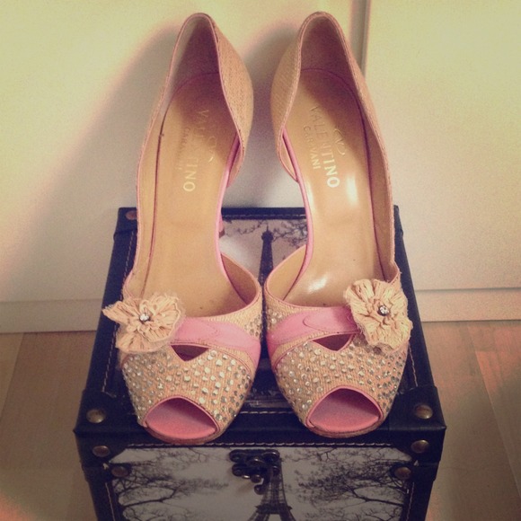 Valentino Garavani D'Orsay Pumps