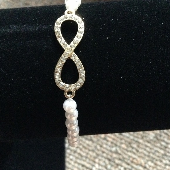 Beaded infinity bracelet