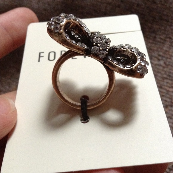 Sold! Rhinestone bow ring size 6 - Picture 3 of 4