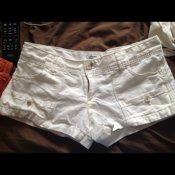 American Eagle Outfitters Pants - White AE cotton shorts with buttons