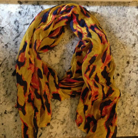 ❌SOLD❌ Bright, Colorful, Lightweight Scarf!