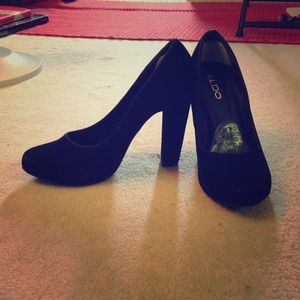 *Reduced! Aldo black suede thick heel pumps