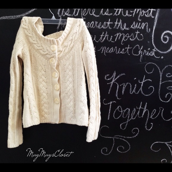 ♦♦♦SOLD IN A BUNDLE♦♦♦ Old Navy Cream Colored Knit