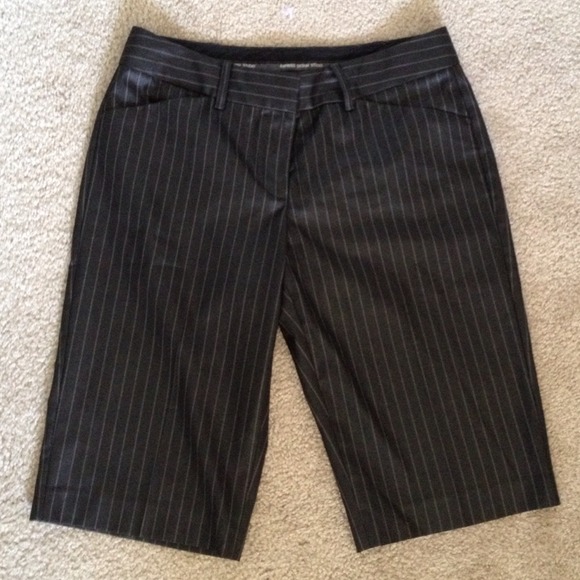 🚫Bundled🚫 Express Editor Pinstripe Shorts - Picture 2 of 4
