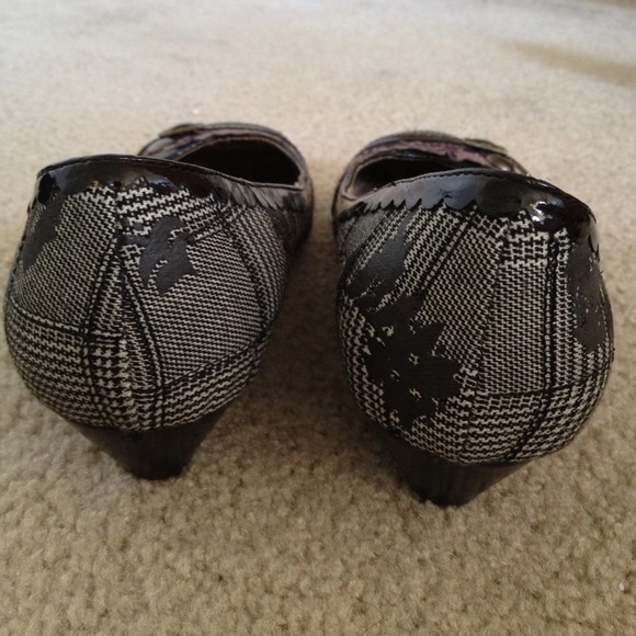 ❌SOLD❌Adorable Kitten heels - Picture 3 of 3