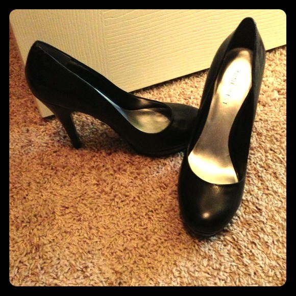 Nine West Rounded Leather Platforms