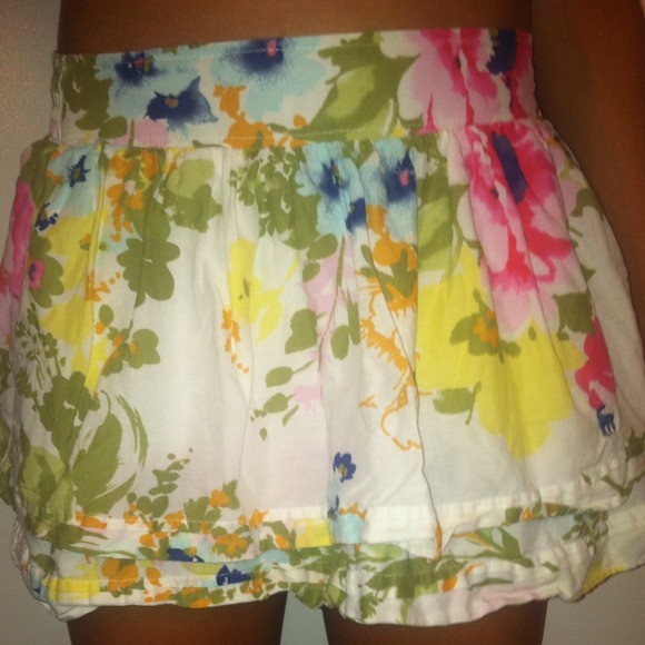 Abercrombie & Fitch XS Floral Print Skirt