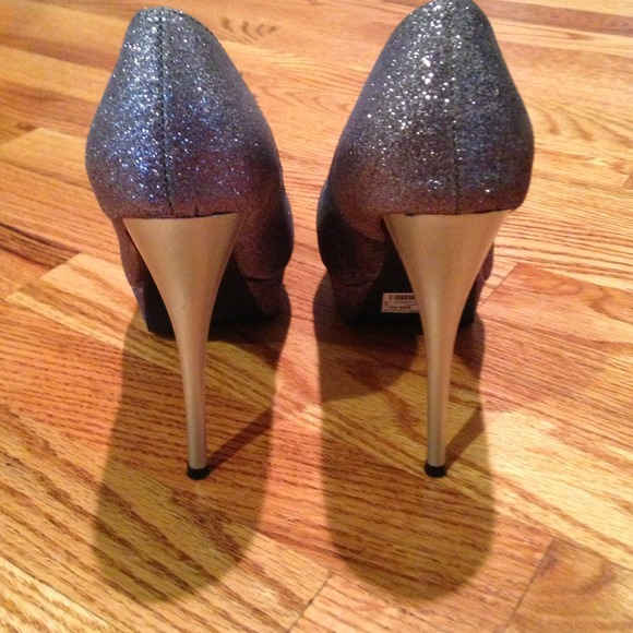 Sold - Picture 3 of 4