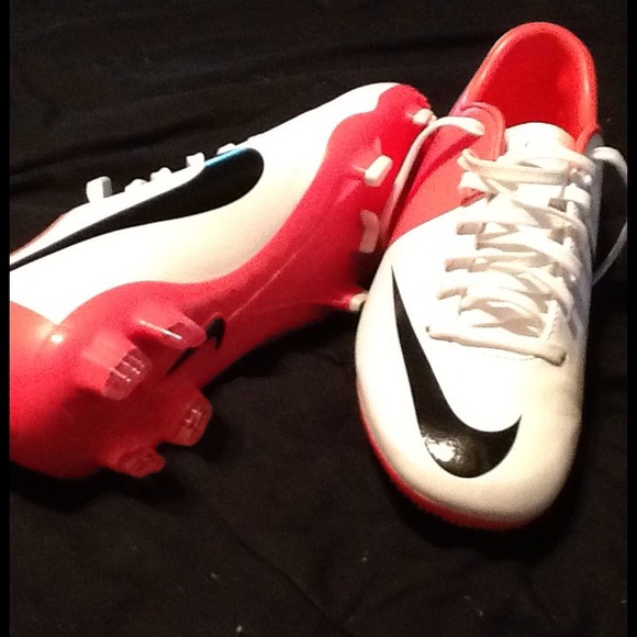 Nike Shoes - Brand new Nike soccer cleats