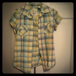 Short sleeve yellow plaid button down shirt.