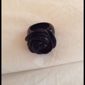 Black onyx flower ring