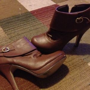 Brown Ankle Boots :)