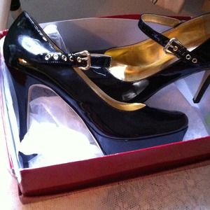 Black 4 1/2 inch heels