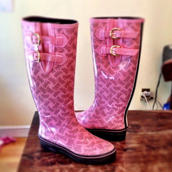 Juicy Couture  Boots - Juicy Couture Pink Rain boots Size 9