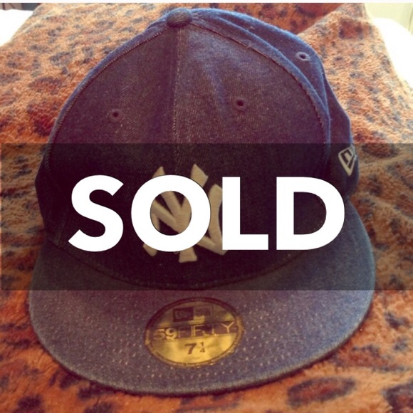 SOLD Authentic New York Yankees Cap - Picture 1 of 1