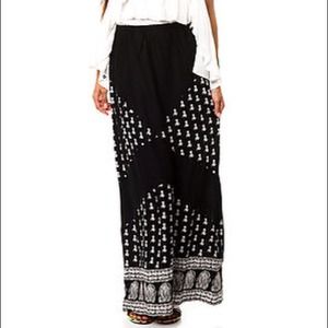 🚦SOLD🚦NWT Element Maxi Skirt