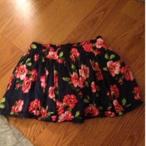 Cute floral Hollister skirt