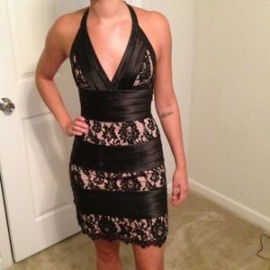 🚨SOLD🚨 BCBG Lace Dress
