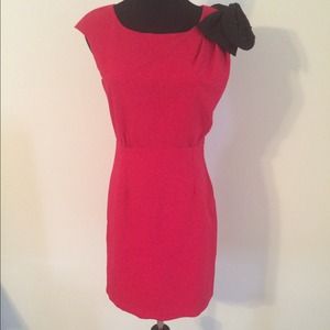 Red esley dress with bow