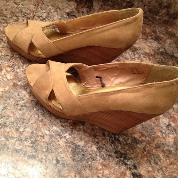 H&M heels - Picture 2 of 3