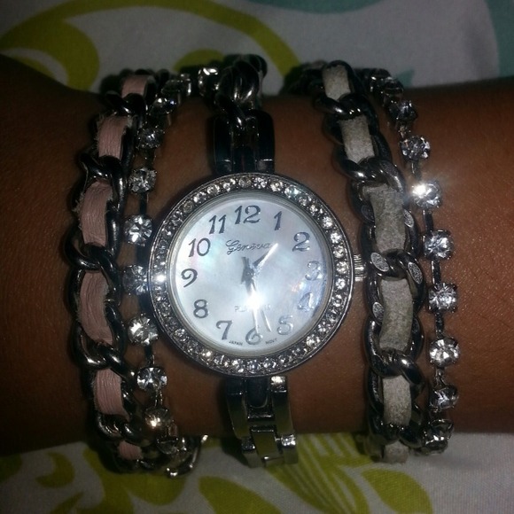 •SOLD• Gray & Pink Wrap Watch - Picture 3 of 3