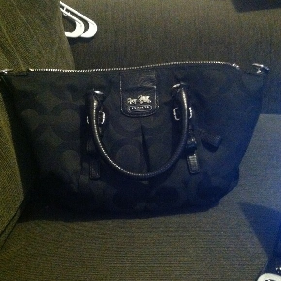 💯% AUTHENTIC coach handbag