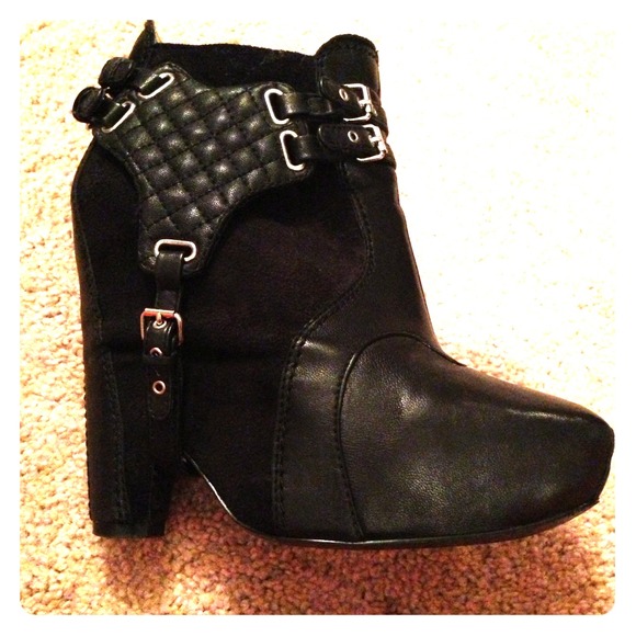 🎉HOST PICK 8/14 & 8/20 🎉 Sam Edelman Zoe Booties