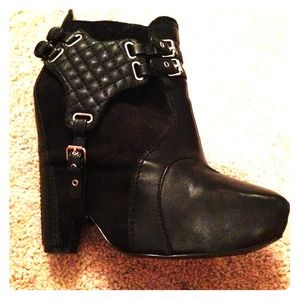 🎉HOST PICK 8/14 & 8/20 🎉 Sam Edelman Zoe Booties