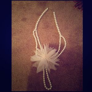 Cute pearled necklace