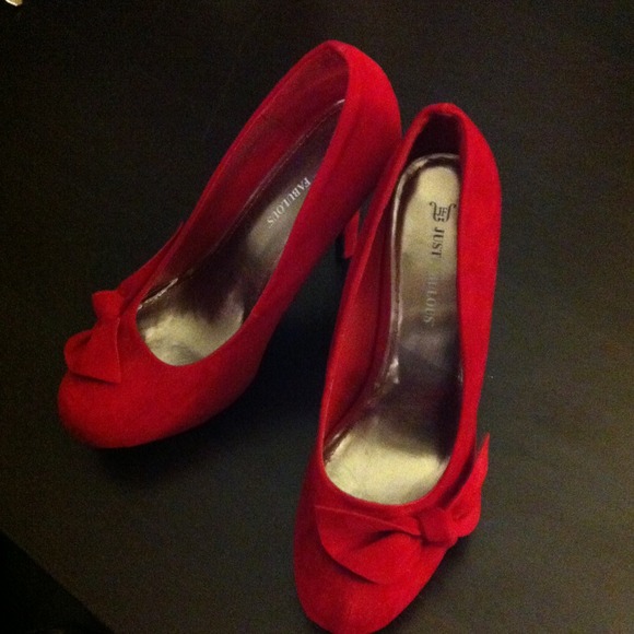 Red bowed and sueded Stilettos