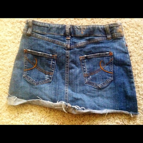 Denim Mini - Picture 2 of 3