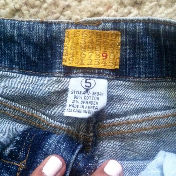 Denim Mini - Picture 3 of 3