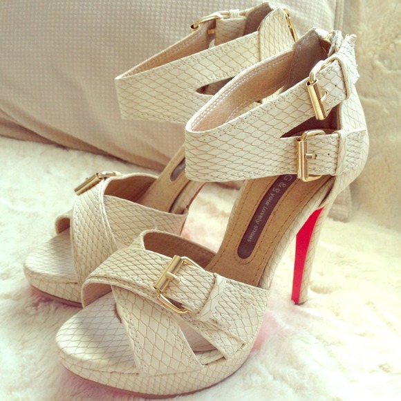 Creamy white heels 💋 your lovely heels 💋