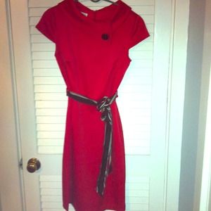 Eye-catching work to evening dress.